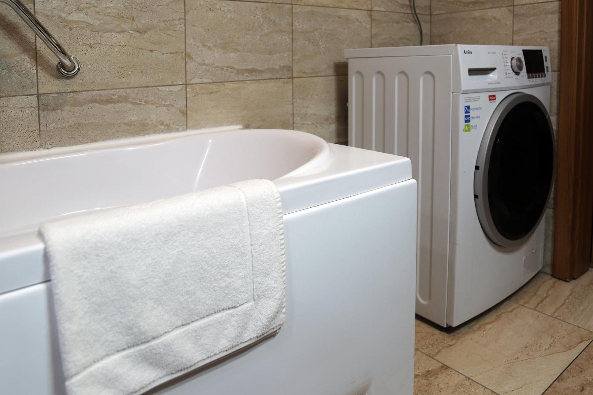 Apartamenty Uniejow "Prywatne Kapiele Termalne" Luaran gambar